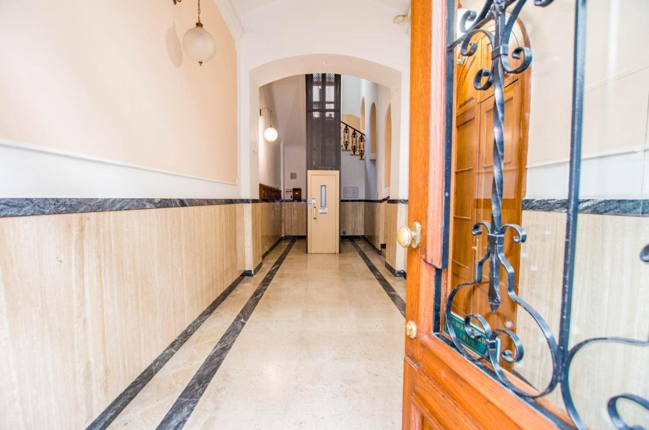 Casa Vacanze Al Teatro Trieste Exterior foto
